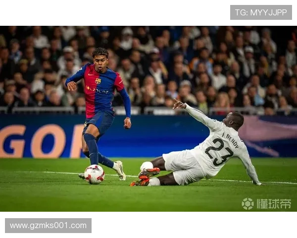 巴萨绝杀赫罗纳亚马尔赛后与女友房间热舞庆祝尽显青春活力 巴萨绝杀赫罗纳亚马尔赛后与女友房间热舞庆祝尽显青春活力